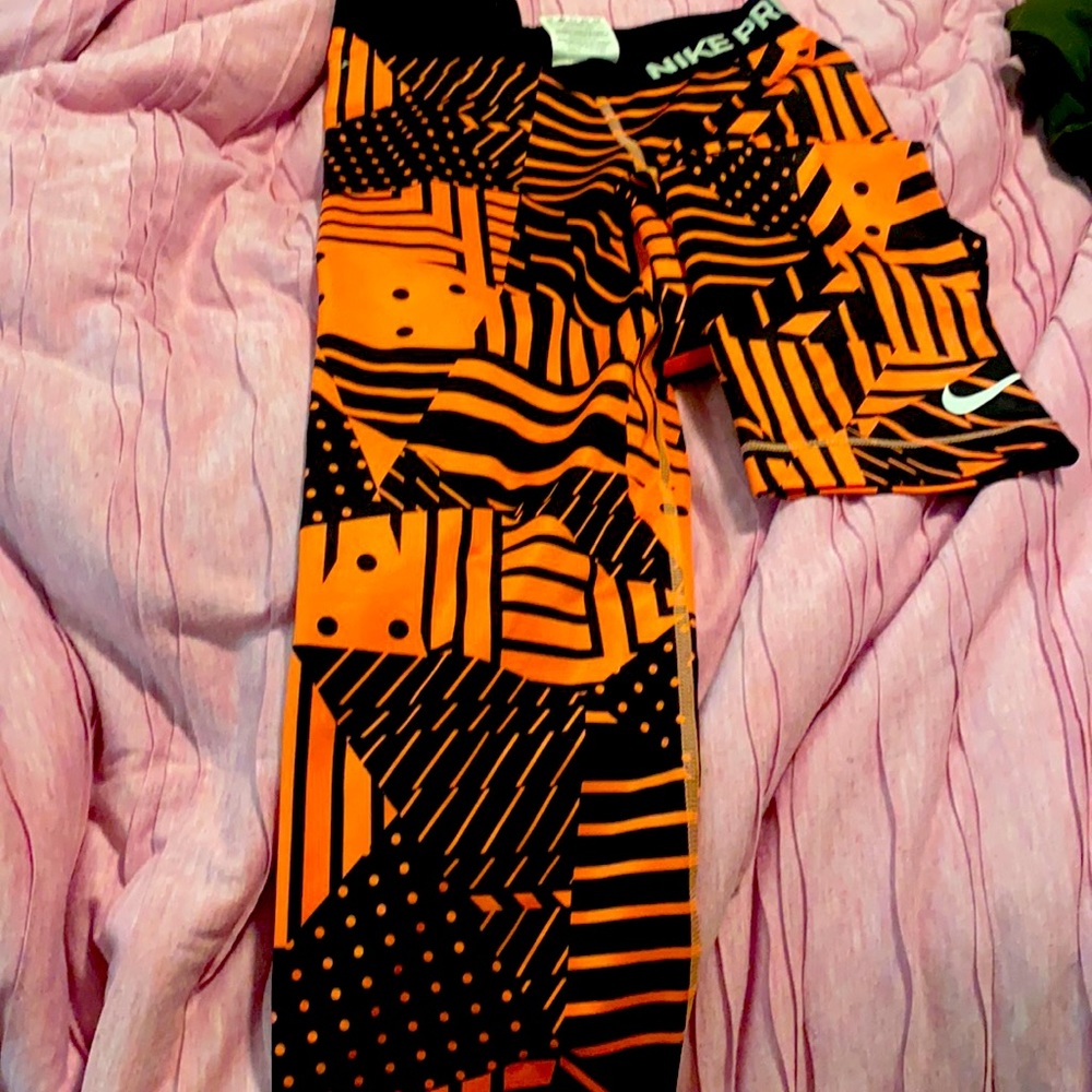 Nike cropped pants